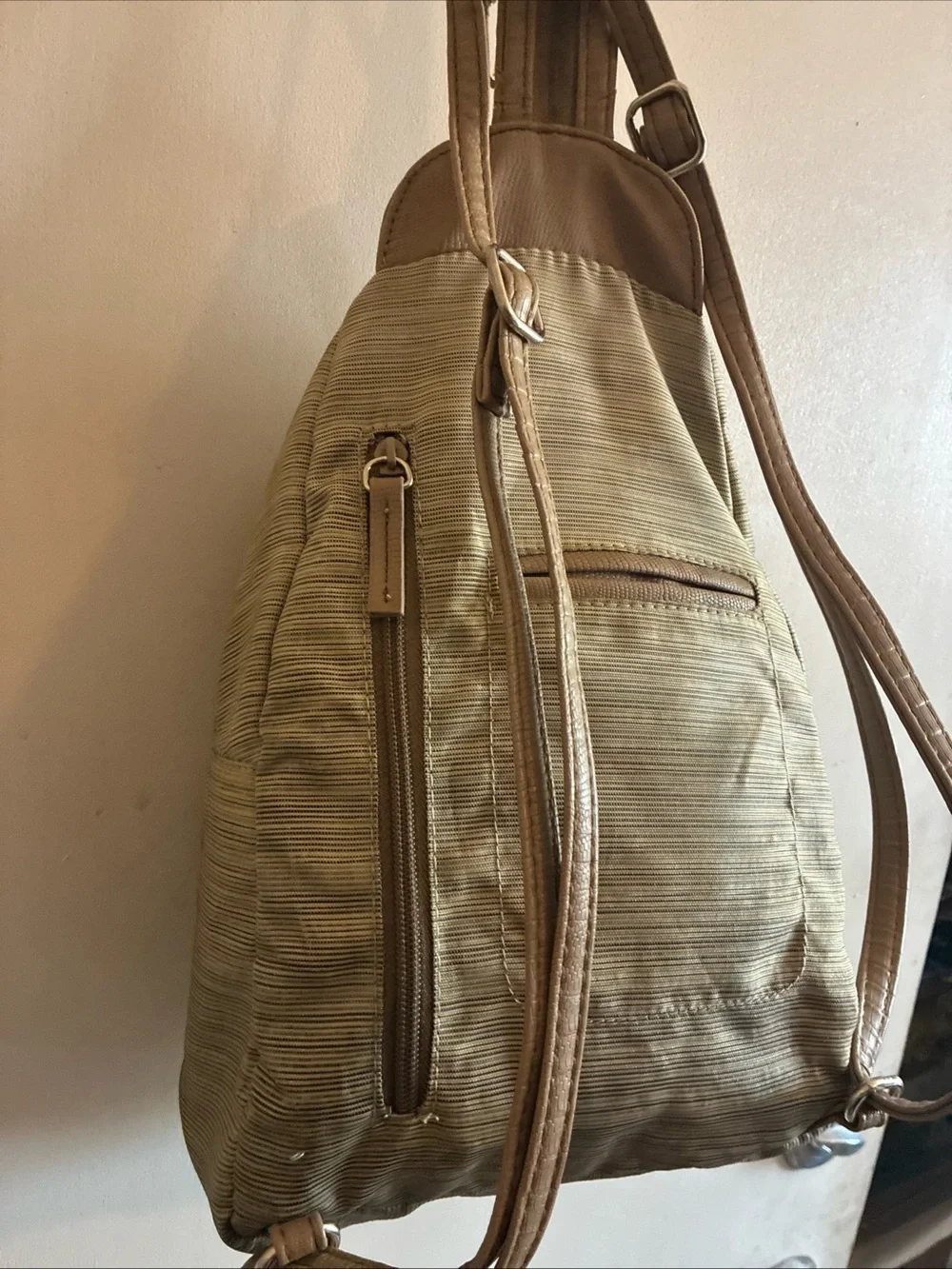 MultiSac-Taupe Bag Backpack Adjustable Straps Multi Pockets Zipper Pockets EUC